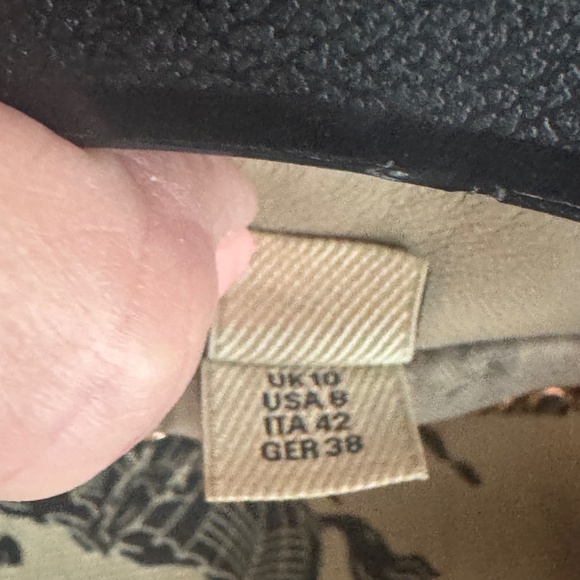 Burberry 100% Lambskin Leather Trench Coat – Taupe, Size 8 (Made in Italy) - Picture 6 of 10